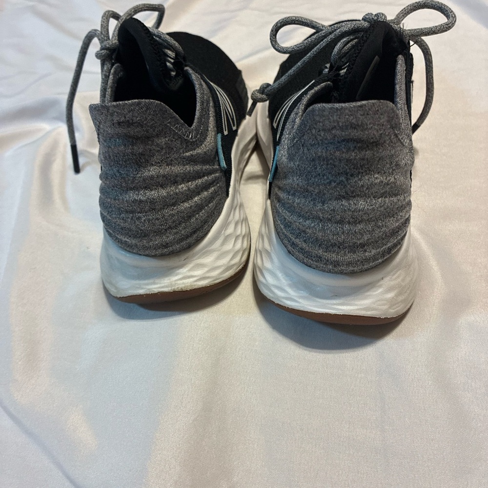 New Balance Fresh Foam Roav WROAVTK Black Gray Sneakers Women’s 6.5 Running Shoe - Picture 6 of 7